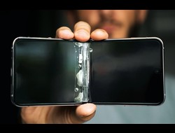 zamena-plyonki-samsung-galaxy-fold-flip
